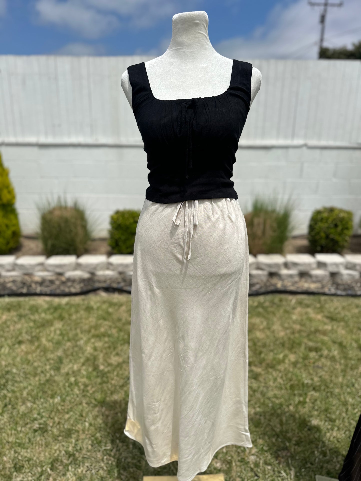 Linen beige skirt