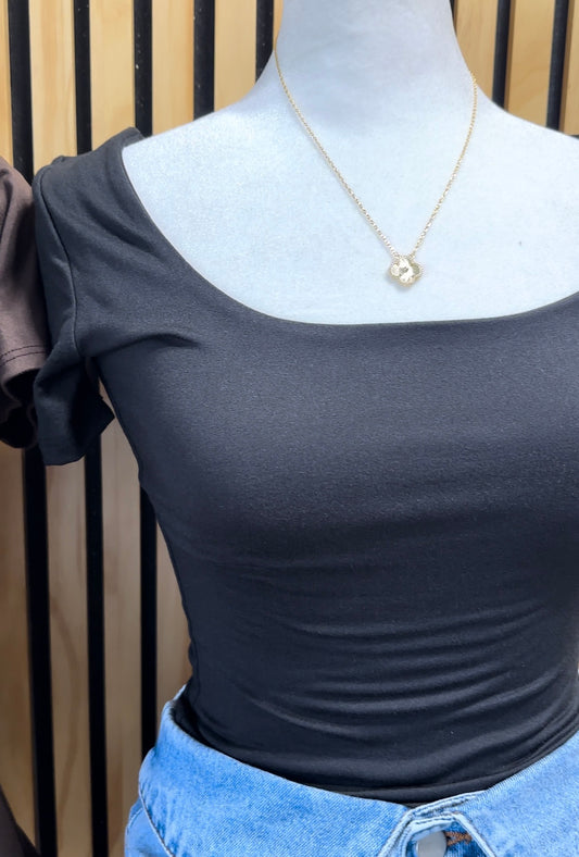 Basic short sleeve top