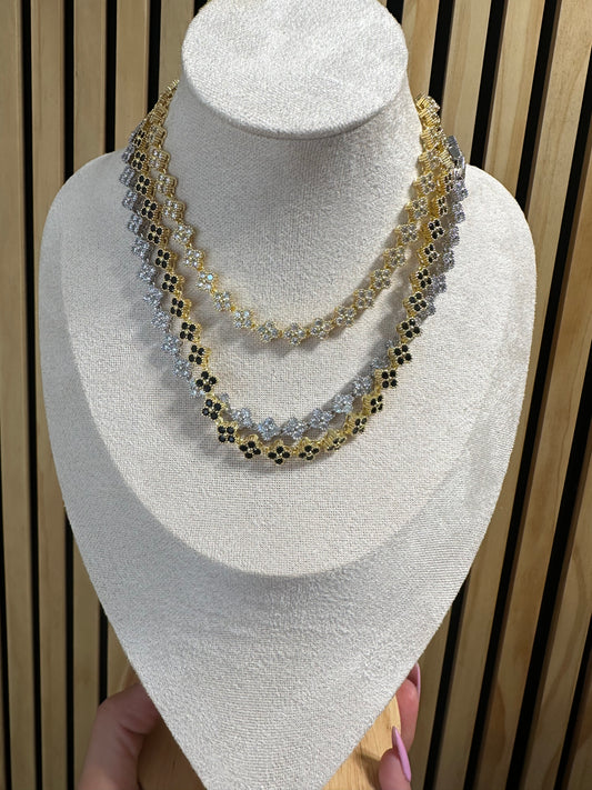 Multi color necklace