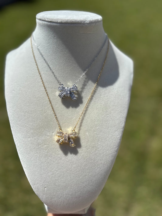 Chunky bow necklace