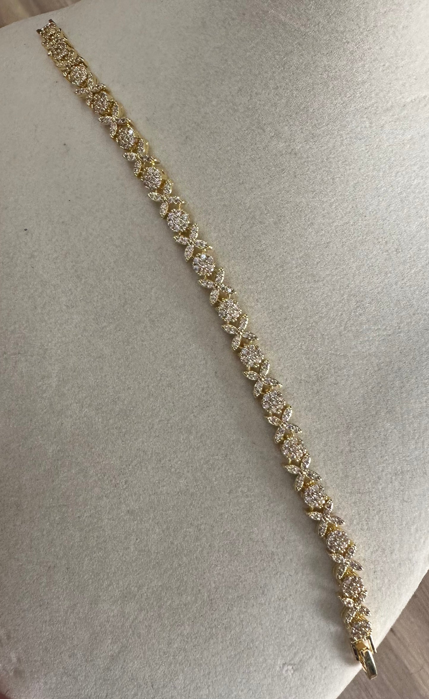 Gold and diamond bracelet